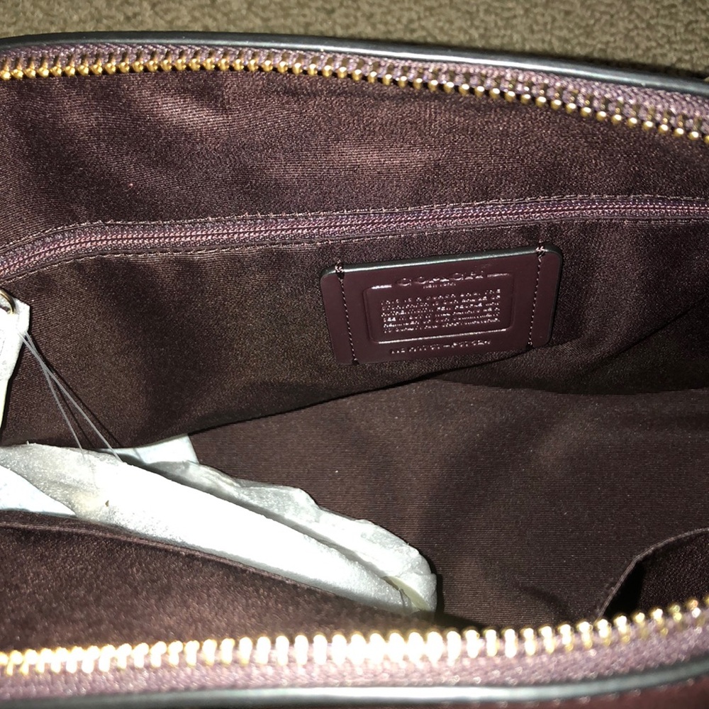 Brand New Coach - Picture 3 of 3